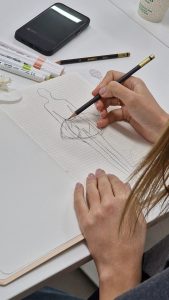 Proces de pattern making pentru creații vestimentare